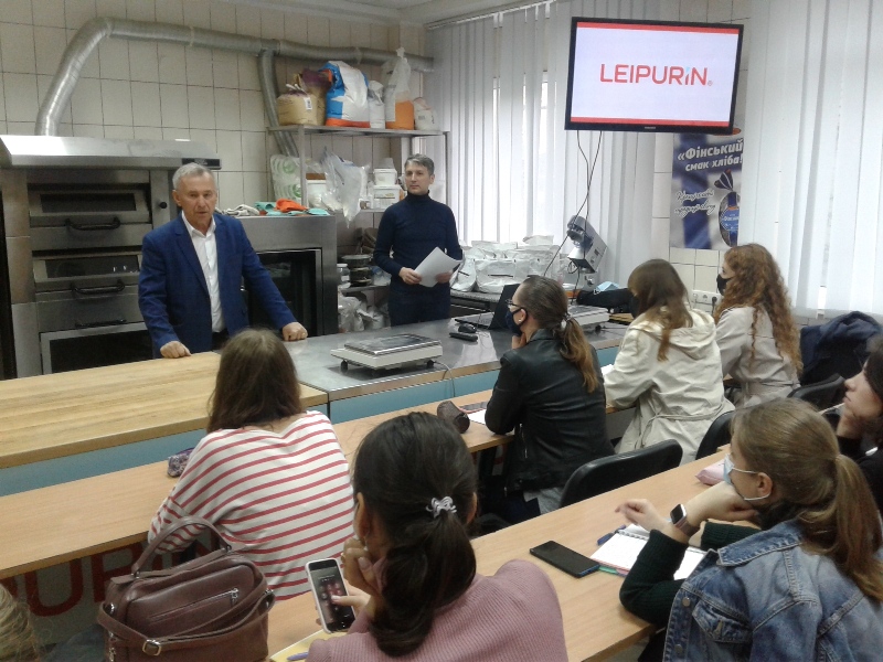Лекція фахівця компанії «Leipurin» для магістрантів кафедри технології хлібопекарських і кондитерських виробів