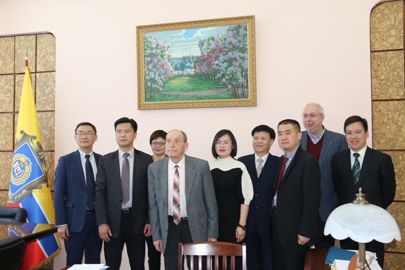 До університету завітала делегація Чунцінського університету (Китайська Народна Республіка)