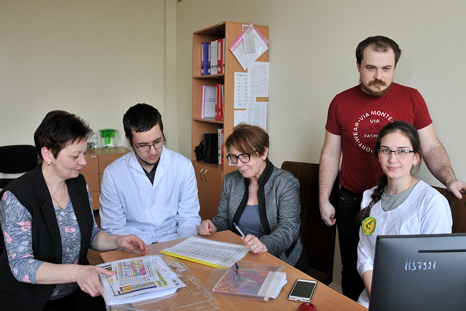 На кафедрі харчової хімії готують команду для участі у ІІ турі Всеукраїнської олімпіади з хімії