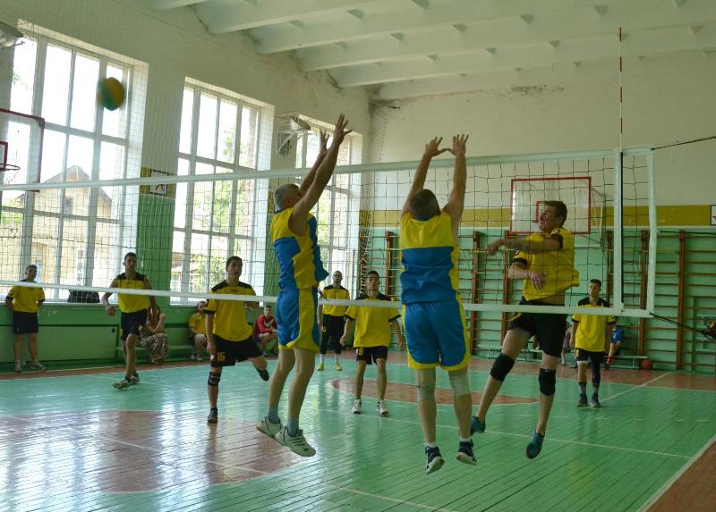 У Смілянському коледжі харчових технологій НУХТ відбулася першість міста з волейболу