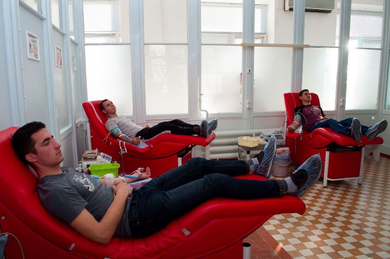 Студенти Вінницького коледжу НУХТ долучилися до акції «Здай кров - врятуй життя»