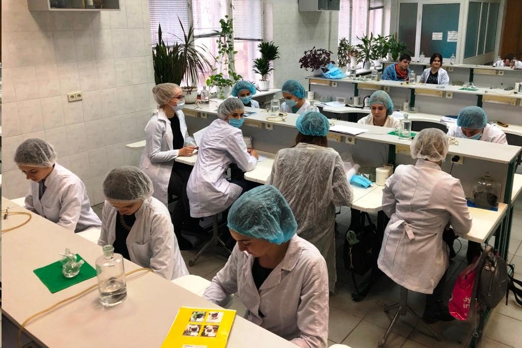 Різні методи дезінфекції у харчовому виробництві опанували студенти кафедри біотехнології і мікробіології