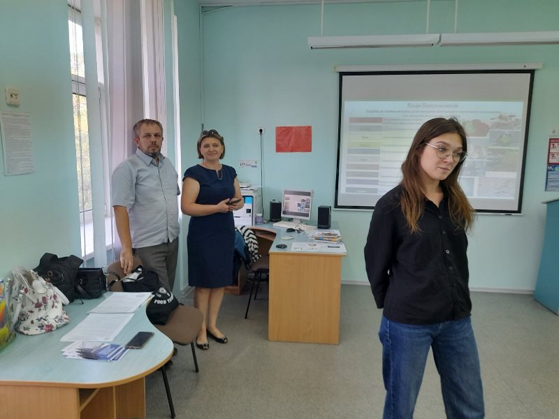 Біотехнологи, менеджери і Підготовче відділення: профкоманда університету у столичній гімназії