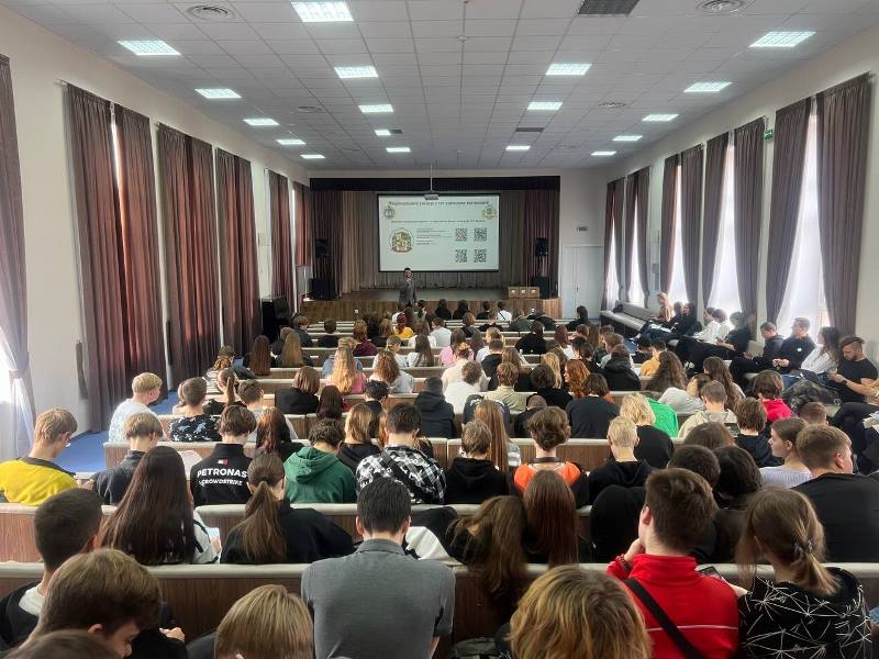 Команда викладачів університету – у столичному Ліцеї № 128