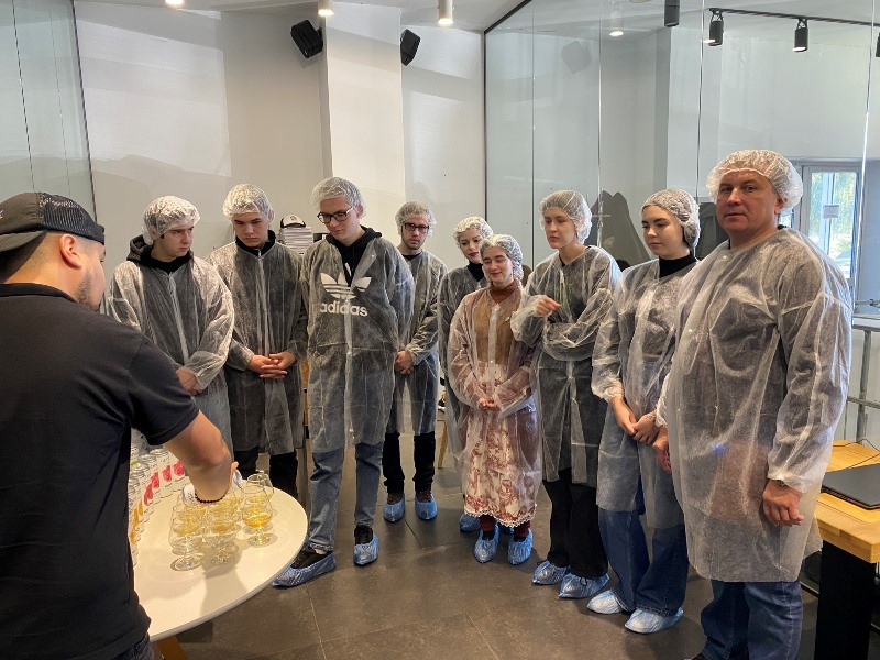 Вивчення виробничих процесів та обладнання у реальних умовах