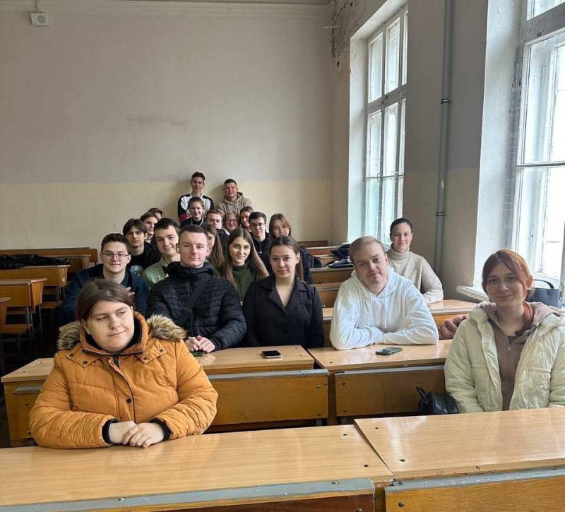 Про кухні народів світу говорили першокурсники на підсумковому занятті з англійської мови