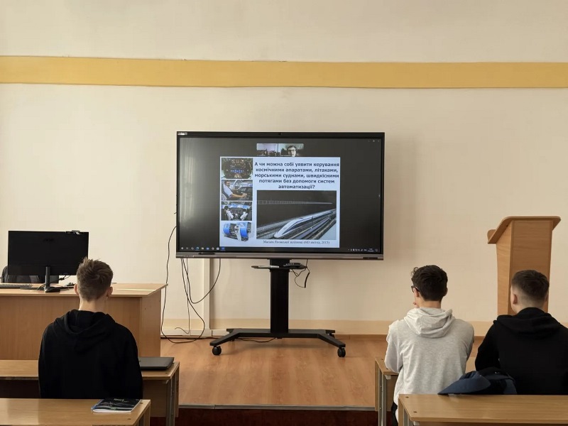 Із актуальними тенденціями у галузі знайомлять викладачі старшокурсників фахових коледжів