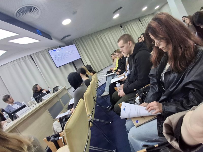 Досвід в обговоренні актуальних соціальних питань отримали здобувачі освіти