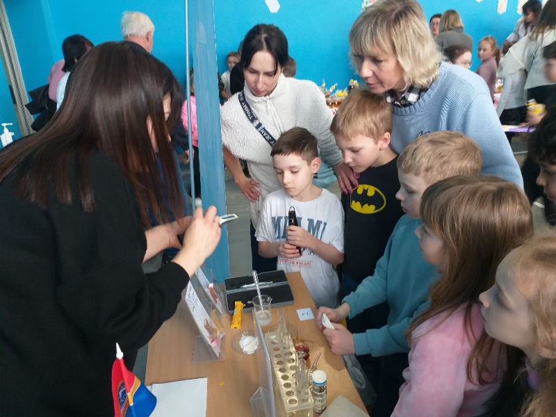 Кафедра експертизи харчових продуктів на шкільному благодійному ярмарку