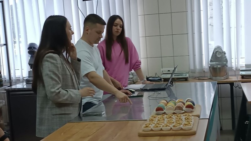 Знайомство з «Maya Cake»
