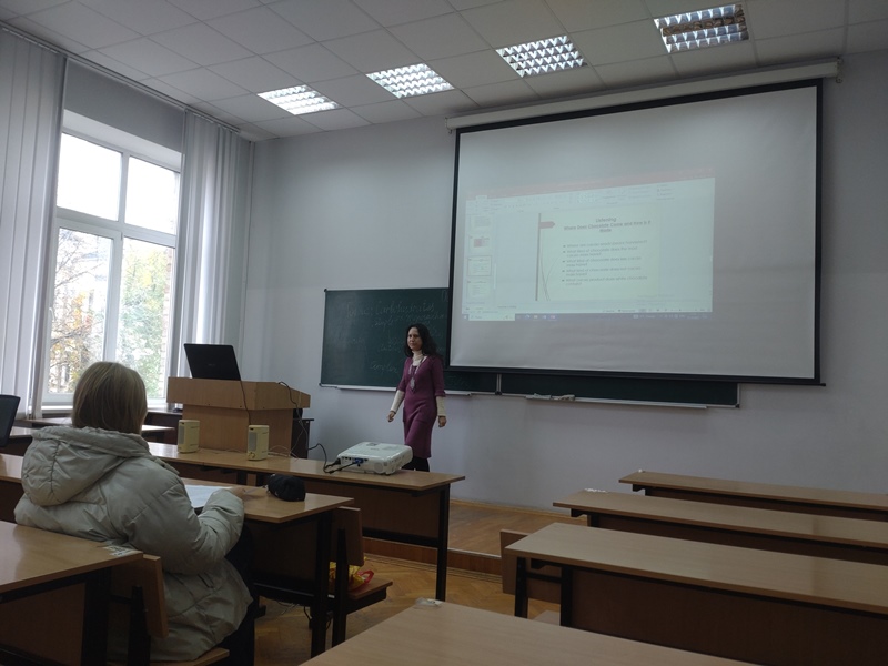 Демонстрація професійної компетентності на відкритому занятті з іноземної мови