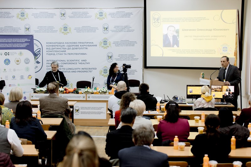 Перший пріоритет – здорове харчування від дитинства до довголіття