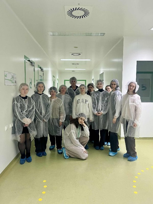 Здобувачі освіти ознайомилися з екологічною складовою роботи фармацевтичної фірми «Дарниця»