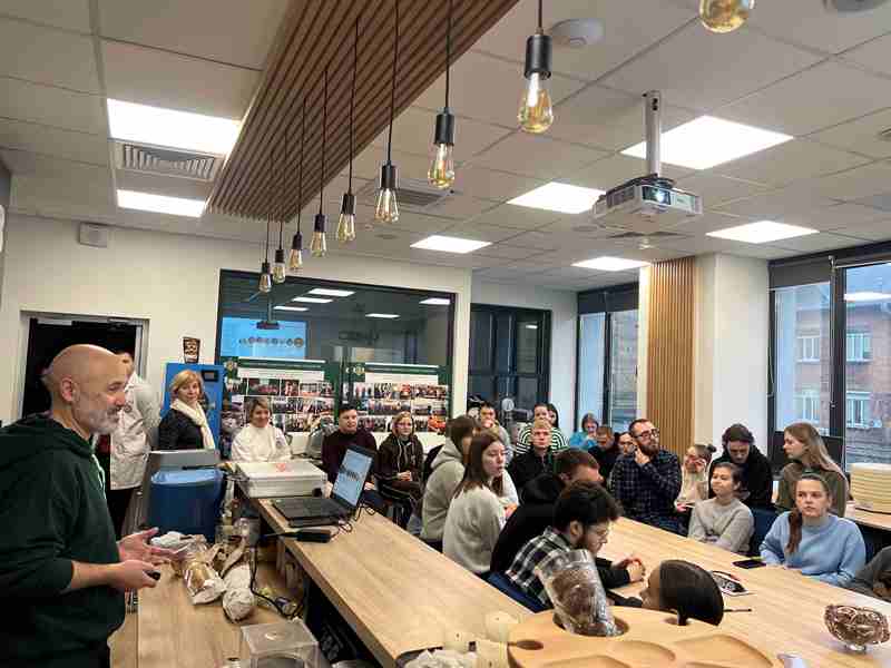 Застосовувати захисні культури у виробництві м’ясних і рибних виробів вчилися на кафедрі технології м’яса і м’ясних продуктів