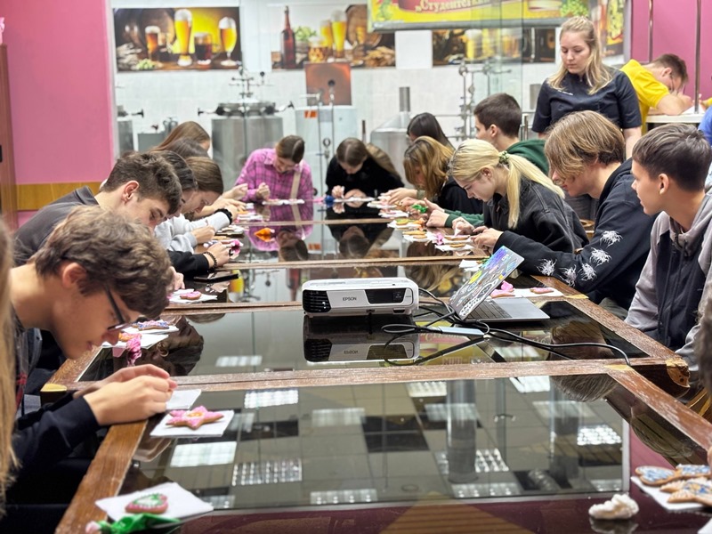 Тематичний профорієнтаційний захід кафедри готельно-ресторанної справи до Дня Святого Миколая