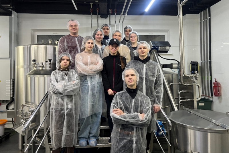 Вражаючий досвід на практичному занятті: як першокурсники відвідали виробництво комбучі