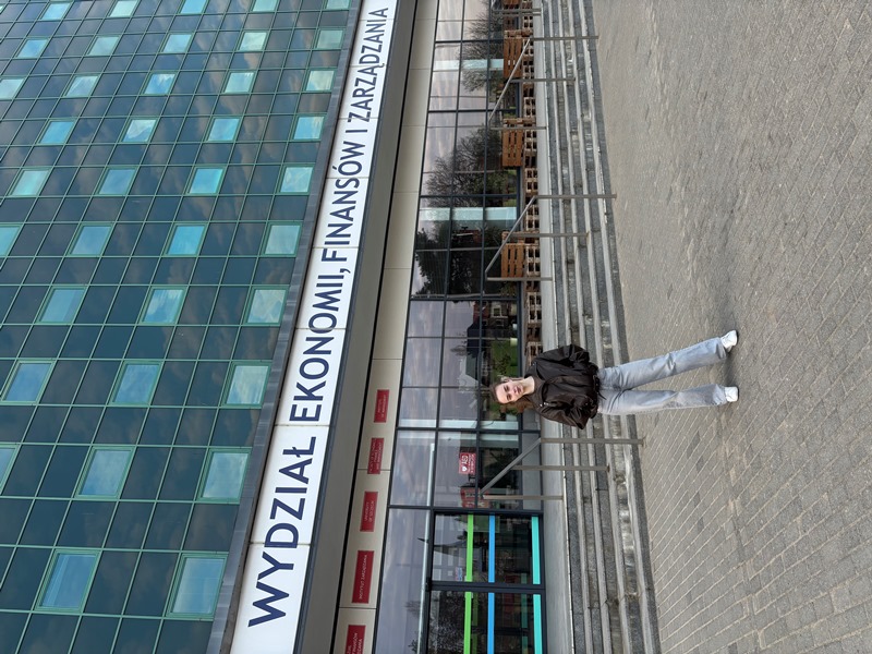 ERASMUS+: здобувачка ОПП «Менеджмент» розпочала навчання в Щецинському університеті (Польща)