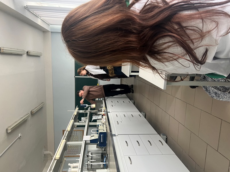 Мистецтво і наука в одній лабораторії: майстер-клас на кафедрі технології жирів, хімічних технологій харчових добавок та косметичних засобів