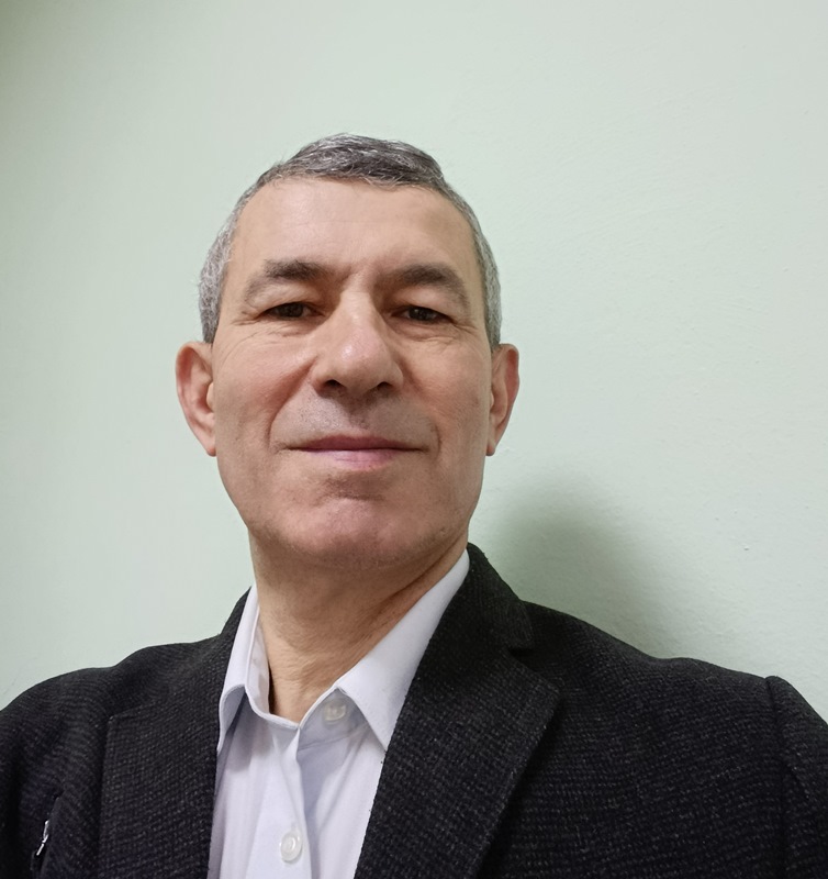 старший викладач