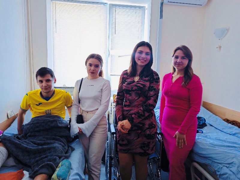 Студенти-міжнародники в гостях у наших воїнів