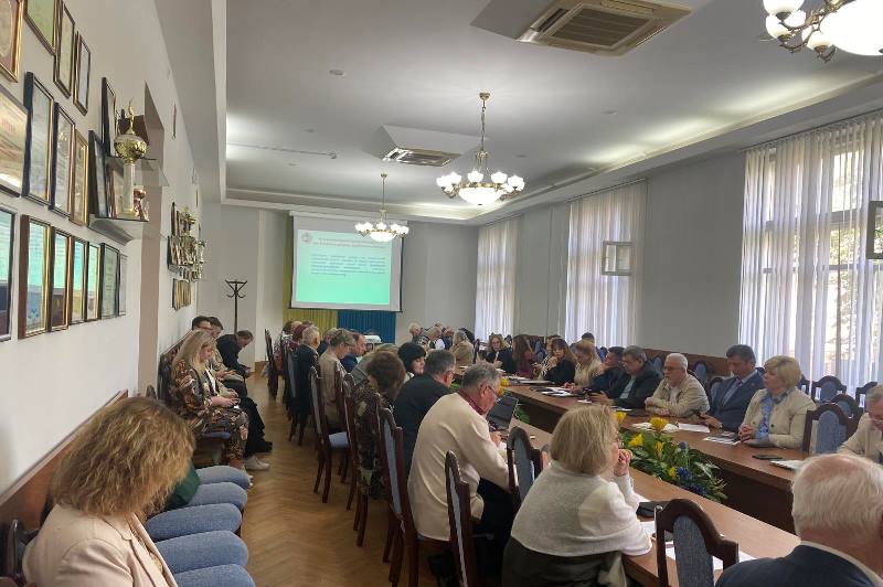 Низку важливих питань розглянула вчена рада університету на плановому засіданні