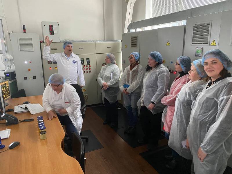 Викладачі ННІХТ вивчають інновації виробництва олії на Olkom
