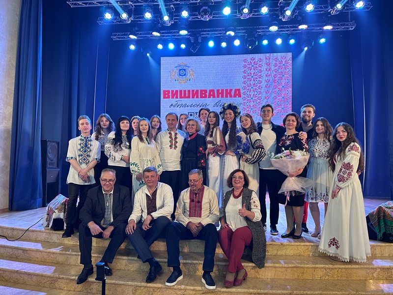 Вишиванка, обпалена війною
