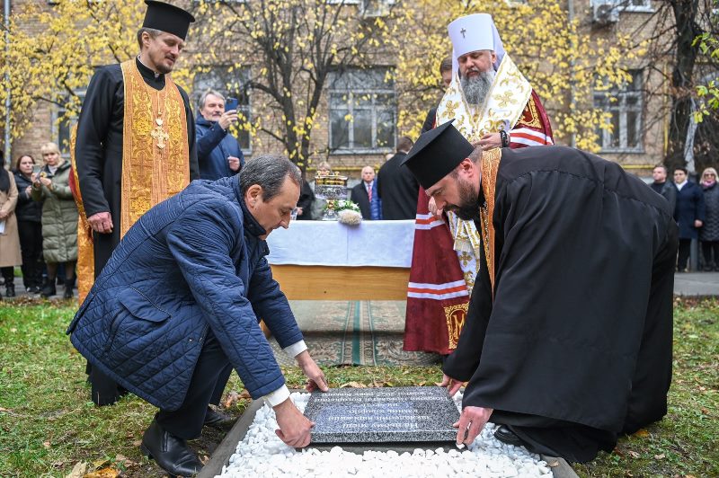 Освячено наріжний камінь майбутнього ківорію