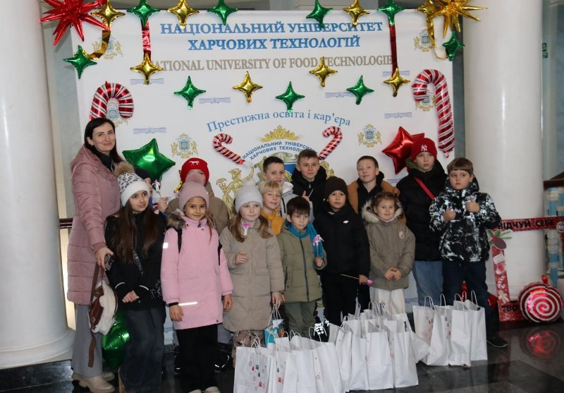 «Відчуй себе творцем новорічного дива»: свято, що подарувало дітям віру в казку