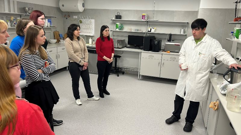 Навчальне заняття магістрантів на базі R&D-лабораторії компанії Інтерстарч Україна