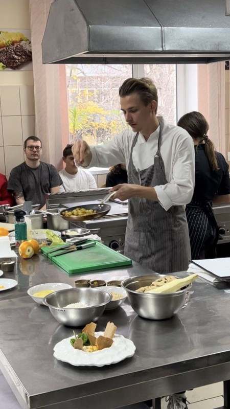 Майстер-клас від команди Євгена Клопотенка для здобувачів спеціальності «Готельно-ресторанна справа»