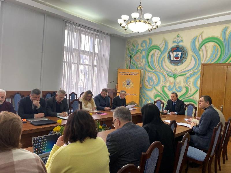 Плідне засідання вченої ради університету
