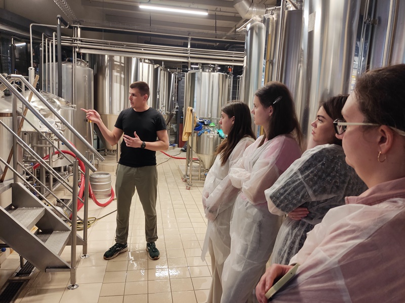Теорія, загартована практикою: виїзне заняття експертів у «BeerMaster Brewery»